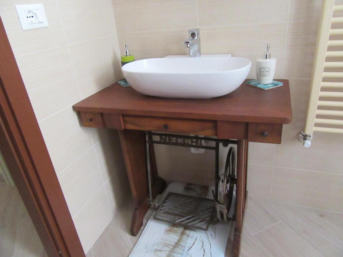 Ferienwohnung Un Letto Nel Cortile Bereguardo Exterior foto
